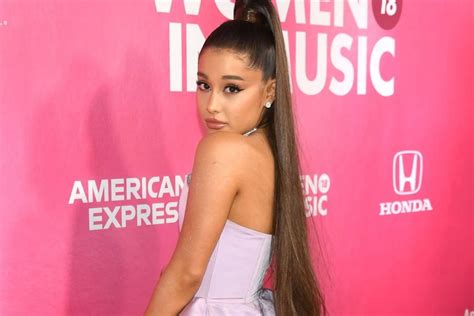 Ariana Grande Thank U Next Returns To No 1 Breaks New Record