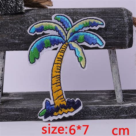 2017year New Arrival 1pc Beach Coconut Tree Iron On Embroidered Patch