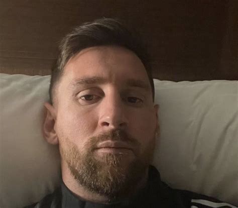 lionel messi s social media serenity continues with bed time selfie football españa