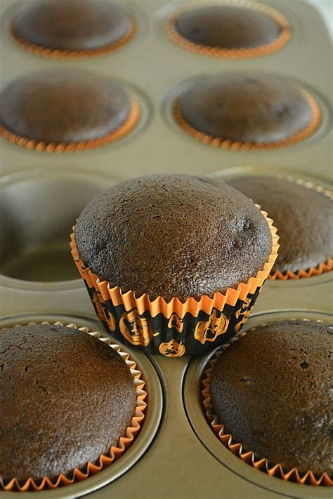 The only problem i found was that no one really said how much it made. Super Moist Eggless Chocolate Cupcakes. These Halloween ...