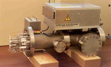 Ø╪ record circumpolar flight time (ldb): Linear TOF Spectrometer for Desorption Studies