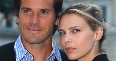 Sara Foster Jokingly Calls Out Husband For Liking Photos Of Women In