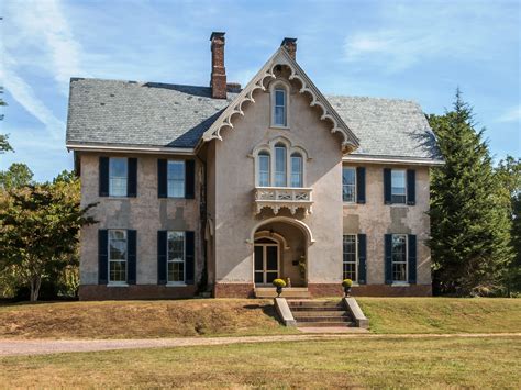 Home Architecture 101: Gothic Revival