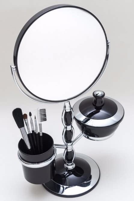 espelho de mesa com pinceis mulher para maquiagem beleza parcelamento sem juros