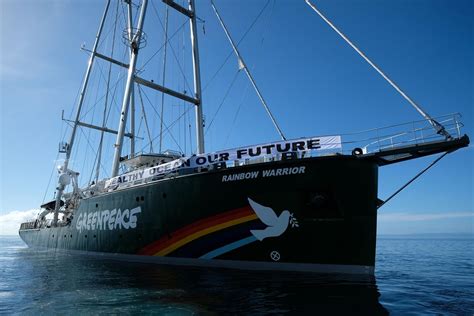 Photo Rainbow Warrior Conserving Forests For The Future The Jakarta
