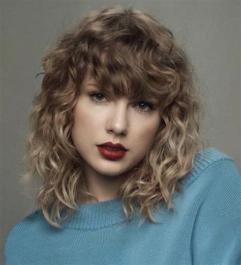 15 Gorgeous Taylor Swift Hairstyles Through The Years Laacib