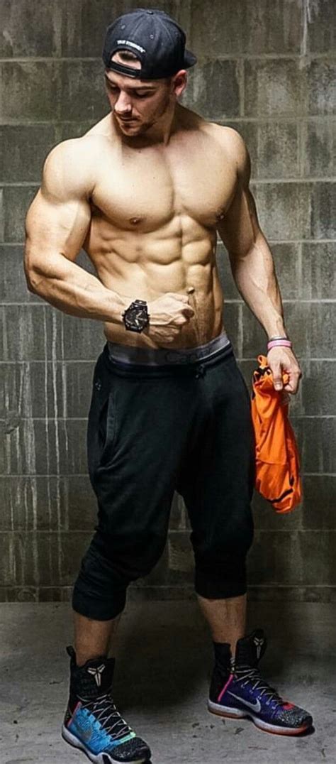 Pin By Richard Monroy On Physical Fitness Gym Men Mens Fitness