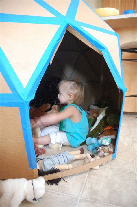 Turn Leftover Cardboard Boxes Into An Igloodome For Kids