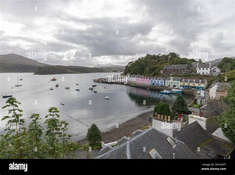 Insel Von Skye Portree Fotos Und Bildmaterial In Hoher Auflösung Alamy