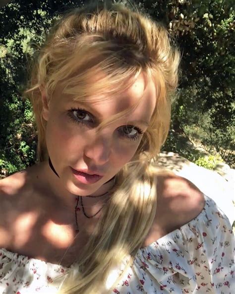 britney spears has learned that ‘no makeup is the way to go details