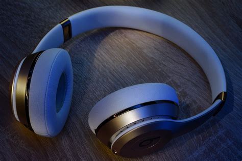 Bluetooth headphones, earphones and earbuds: the benefits - PhoneBox