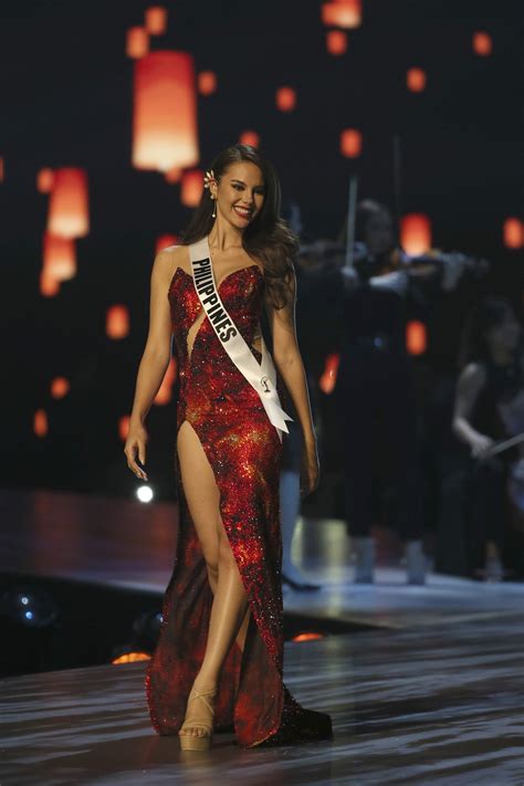 Catriona Gray Of Philippines Crowned Miss Universe 2018 The New Indian
