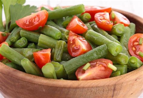 Puoi scegliere di ricevere una ricetta al giorno o una newsletter a. Ricetta Insalata di fagiolini e pomodori - La ricetta di ...