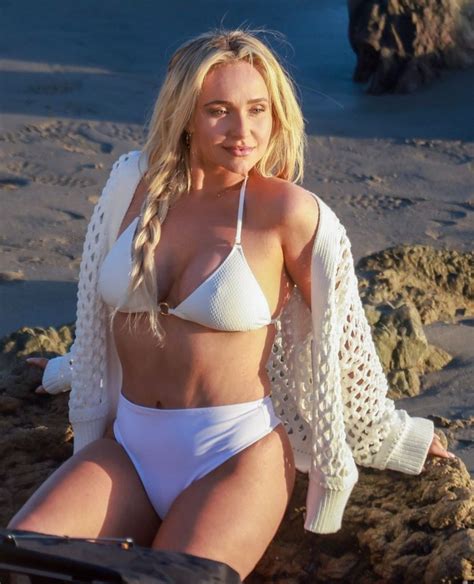 Hayden Panettiere Does Bathing Suit Photoshoot Of The Day