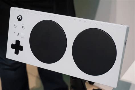 A Closer Look At Microsofts Xbox Adaptive Controller Windows Central