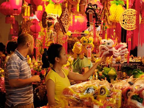 It is time for families to be together and a week. Chinese New Year Light-Up Tour + Singapore Flyer - Guided ...