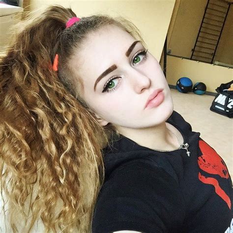 Julia Vins Wiki Height Weight Age Biography Personal Info Wikipedia Details