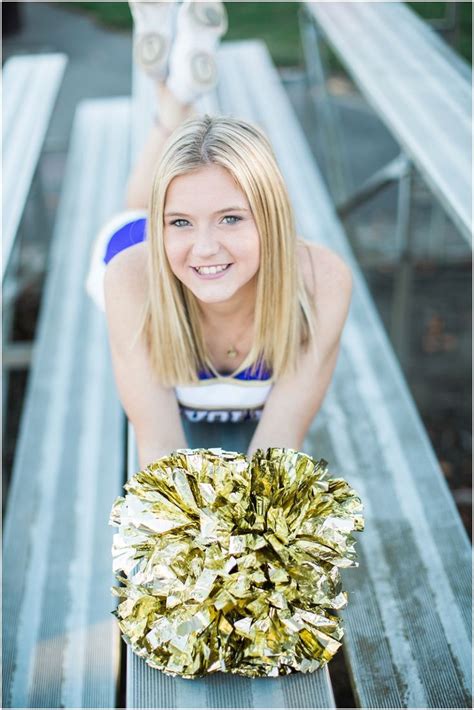 Puyallup High School Cheer Portraits Jenny Ostenson Potography Senior