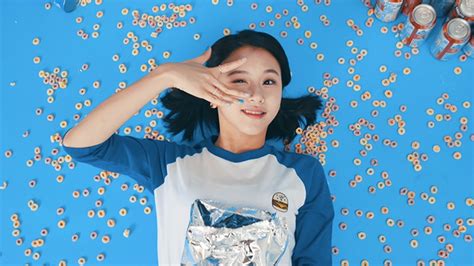 Free live wallpaper for your desktop pc & mobile phone. Appreciation 9 colors of TWICE #5 Chaeyoung + Blue ...