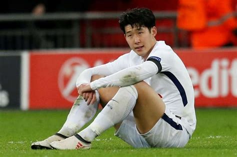 Chuncheon, 8 luglio 1992) è un calciatore sudcoreano, attaccante del tottenham e della nazionale sudcoreana di cui è capitano, con la quale è stato vicecampione d'asia nel 2015. Son Heung-min apologises for having to miss matches - BeSoccer