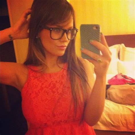 These Chicks Rock The Glasses Well 20 Pics Therackup