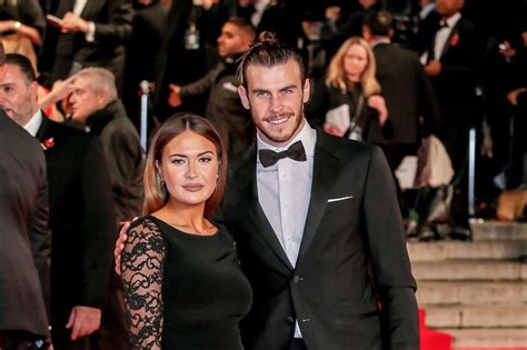 Actuellement, il joue dans l'équipe prestigieuse de real madrid. Wales star Gareth Bale buys sister-in-law incredible gift ...