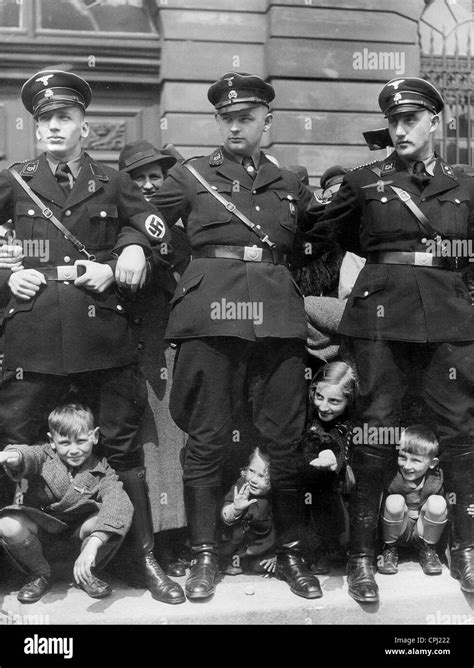 Members Of The Ss On May 1 1936 Stock Photo Alamy