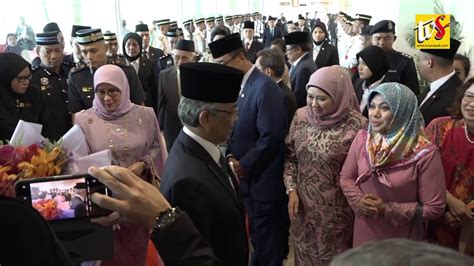 يڠدڤرتوان اڬوڠ) ialah gelaran rasmi bagi ketua negara malaysia. Ketibaan DYMM Seri Paduka Baginda Yang di-Pertuan Agong ...