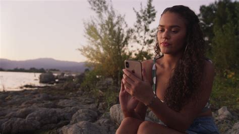 Apple Iphone Smartphone Of Madison Pettis As Annie In American Pie