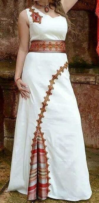 Il est bien entendu préférable de suivre les avis médicaux et ne pas hésiter à repousser la circoncision si le médecin et le mohel le prescrivent. Kabyle dress algeria | Traditional dresses, Dresses, Fashion