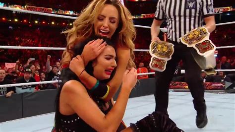 The Iiconics Capture Wwe Womens Tag Team Titles At Wrestlemania