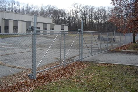 Galvanized Chain Link Fence With 16 Cantilever Gate Opening And Nylon