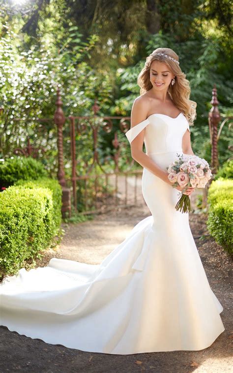 Simple tricks and tips on what to wear and what not to wear for broad shoulders. Simple Silk Off-The-Shoulder Wedding Gown - Martina Liana ...