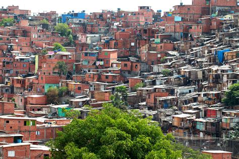 10 é a cidade mais populosa do brasil, do continente americano, da lusofonia e de todo o hemisfério sul. Favelas da Grande SP têm maior número de casas em lixões e ...