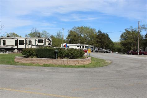 Branson RV Enthusiasts come to the Best Branson Campgrounds at Ozark