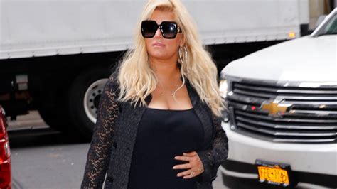 Jessica Simpson Weight Loss How Did She Lose 100 Lb And What Did She
