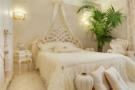 Lidia Bersani Luxury Classic Interior Romantic White Bedroom Bed