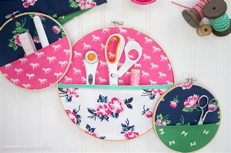 Then try these creative embroidery hoop art ideas that are actually quite easy and inexpensive to i'm going to bring you some unique ideas using diy embroidery hoop art from all around the internet. DIY Embroidery Hoop Hanging Wall Organizers | Diy ...