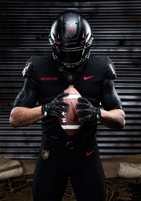 The black knights are wearing the big red one uniforms to honor the 100th anniversary of america's 1st infantry division, who helped bring an end to world war i. Bowl-bound Army looking to continue win streak over Navy ...