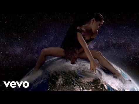 YouTube Ariana Grande asegura que Dios es mujer en su último videoclip