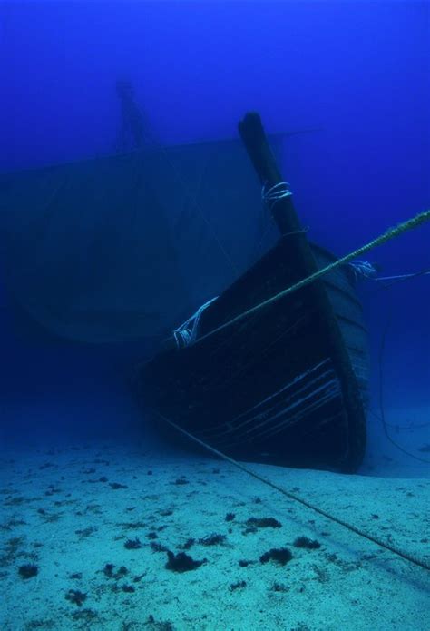 Reportajes y fotografías de Barcos hundidos en National Geographic