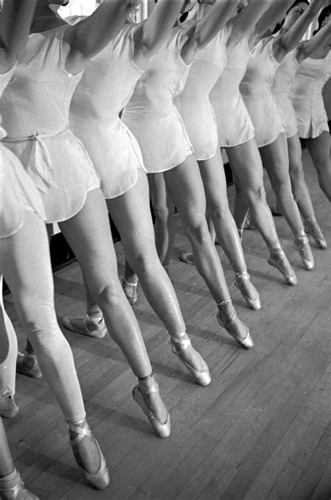 Stunning Black And White Photographs Capture Ballet Dancers Rehearsals