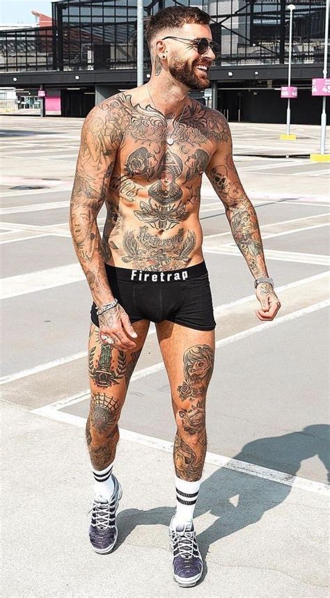 35 Modèles Tatouages Hommes En 2019 Tatouages Hommes Tatouage Garçon