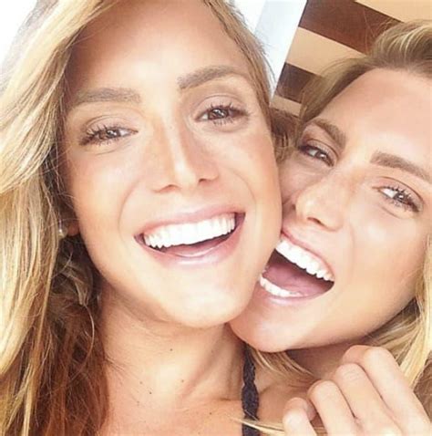 17 Hottest Twins On Instagram Thatll Make You Look Twice