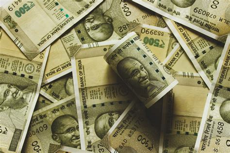 Indias Foreign Exchange Reserves Fall To 58424 Billion Zee Business
