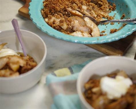See more ideas about ellies real good food, ellie krieger, good food. Pear Brown Betty - Ellie Krieger | Ellies real good food ...