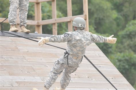 Air Assault School Students Practice Rappelling Article The United