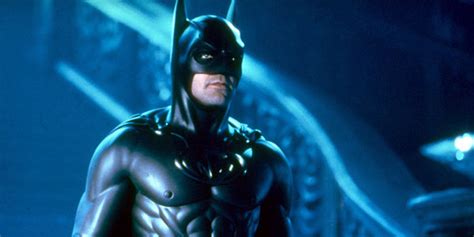 George clooney said he keeps a photo of himself as batman in his office as a reminder to avoid corporate greed in the movie george clooney called batman & robin a waste of money. George Clooney Refuses To Give Ben Affleck Batman Advice ...