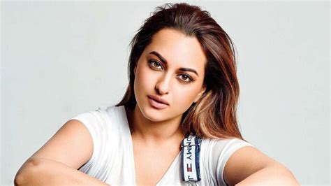 Sonakshi Sinha Cheating Case Event Organiser Says He Has Proof That She Received Money India