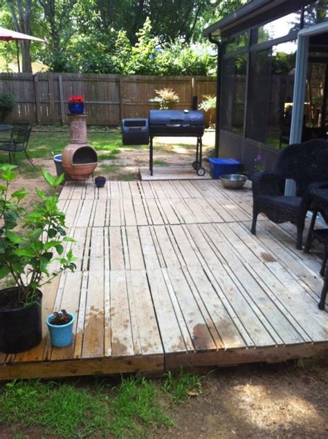So, from natural stone to wooden decking, concrete pavers to bricks, i've taken a look at the different types and listed their advantages and disadvantages to help. 19+ Cheap & Awesome Patio Floor Ideas for Outdoor ...